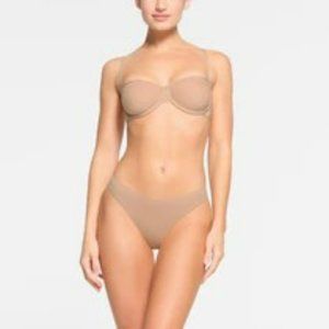 Skims Weightless Strapless Bra 38D NWT